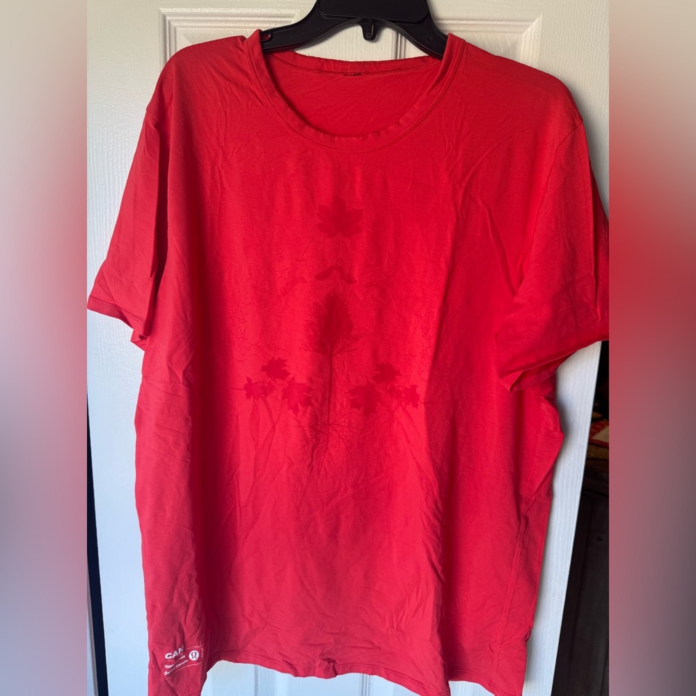 Men’s lululemon t-shirt